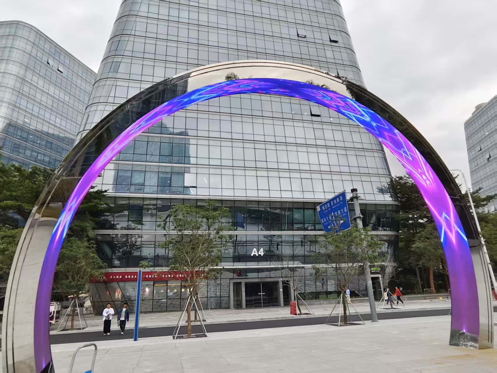 深圳南山区门头大屏显示